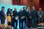 از خانواده شهید نیشکری جنگ رمضان تقدیر شد از خانواده شهید نیشکری جنگ رمضان تقدیر شد