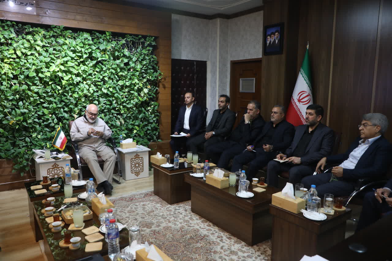قرارداد جمع‌آوری ۸ حلقه فلر نفتی اهواز با یک شرکت چینی منعقد شد / استاندار خوزستان: ۳۹ میلیون فوت مکعب گاز فلر طی ۱۰ ماه جمع‌آوری می‌شود