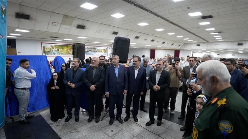 دیدار صمیمی و معنوی خانواده كاركنان هسته گزینش جنوب با خانوادههای معظم شهدا