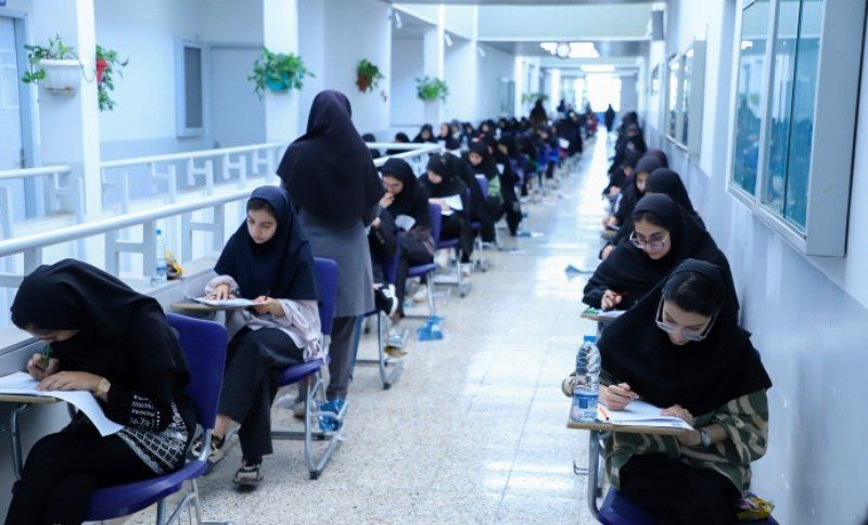آتشزدن پایه برق توسط افراد ناشناس عامل قطع برق در یکی از محلهای کنکور اهواز